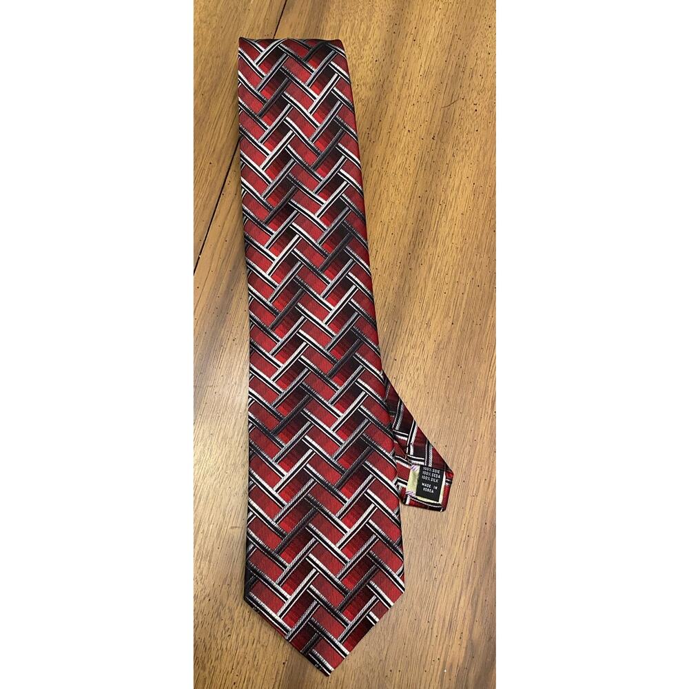 Roberto Villini Couture 100% Silk Necktie‎ Red Geometric Woven Handmade